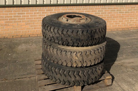 <a href='/index.php/tyres-new-used/1052-michelin-12-00r20-xzb-unused-spare-wheels-on-rims-1052' title='Read more...' class='joodb_titletink'>Michelin 12.00R20 XZB (Unused Spare Wheels on Rims) - 1052</a>