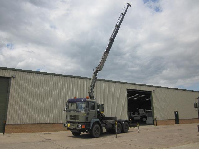 Man 33.414 Tractor Unit with Fassi F210 5 section hydraulic crane